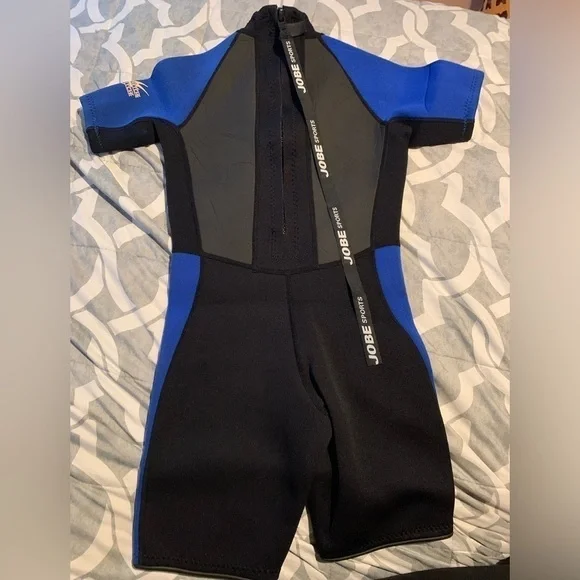 Jobe wetsuit for surfing! KidsBlack with blue details Back zipper Size 10 Unisex - Picture 5 of 5